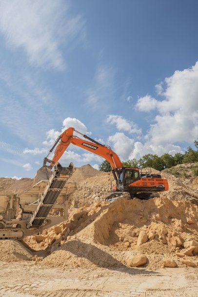 New Best-in-Class Doosan DX420LC-7 Stage V Excavator